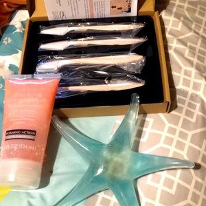 Facial Dermaplaneing tools